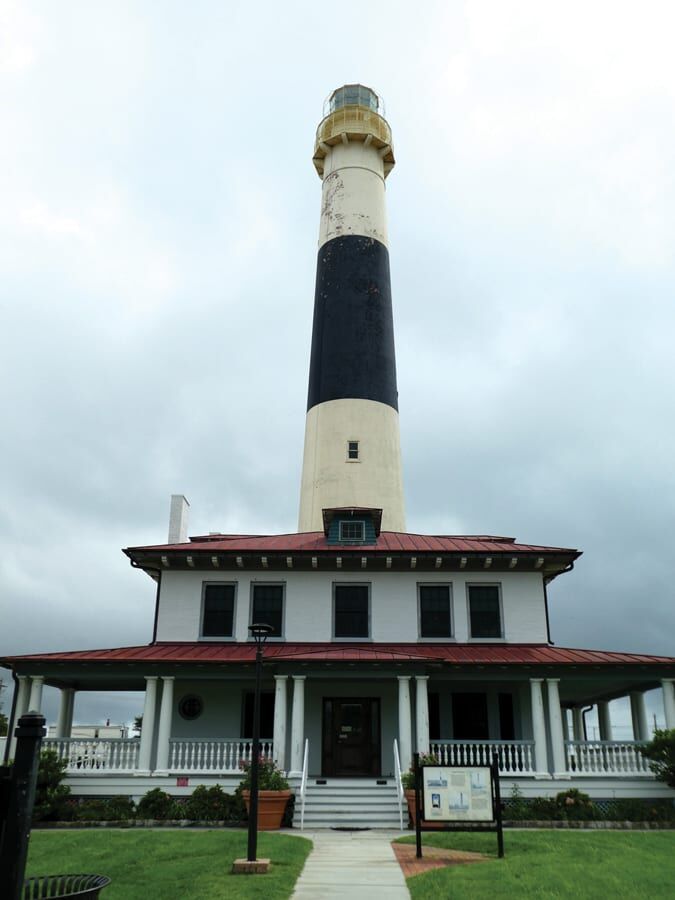 P lighthouse photo